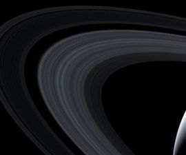 Cassini Saca Fotos Deslumbrantes De "Arcos de Anillos" En Los Anillos De Saturno -