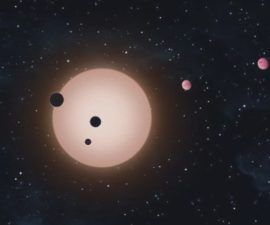 La Tierra Reside en el Sistema Solar Oddball, Exposición de Mundos Alienígenas -