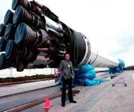 El multimillonario empresario Elon Musk nos muestra su misterioso sistema de transporte el "Hyperloop"