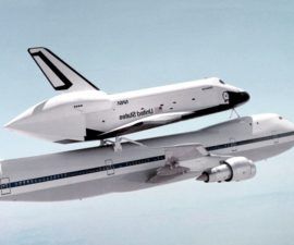El transbordador espacial Enterprise despega a Nueva York en el vuelo final -