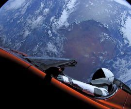 El camino del Tesla Roadster y Starman alrededor del sol